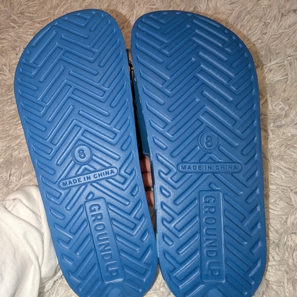 Nwt Bluey Men's Dad Goals Soccer Slide Sandals - Picture 4 of 6